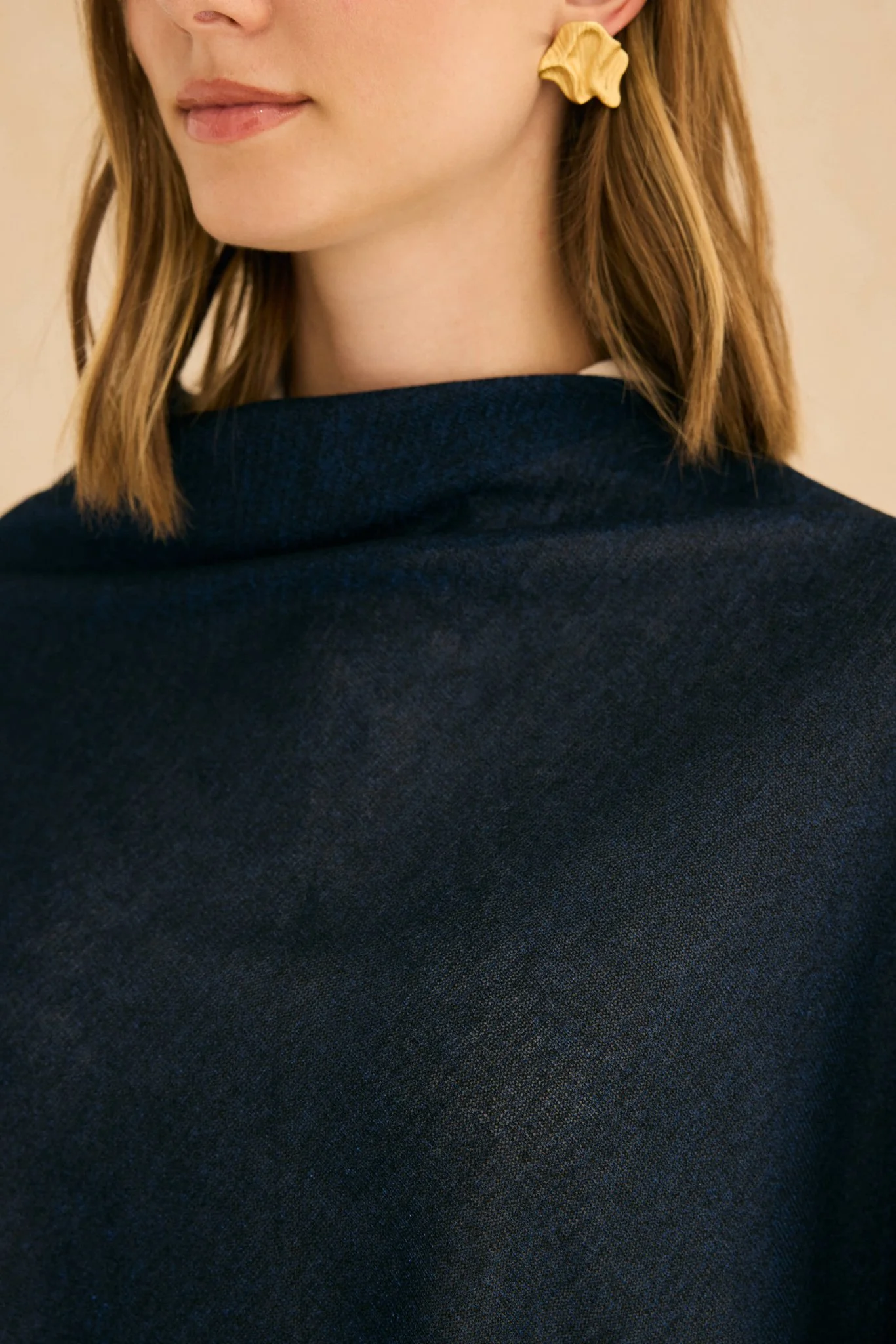 Poncho PUNTO Azul Marino - Image 4