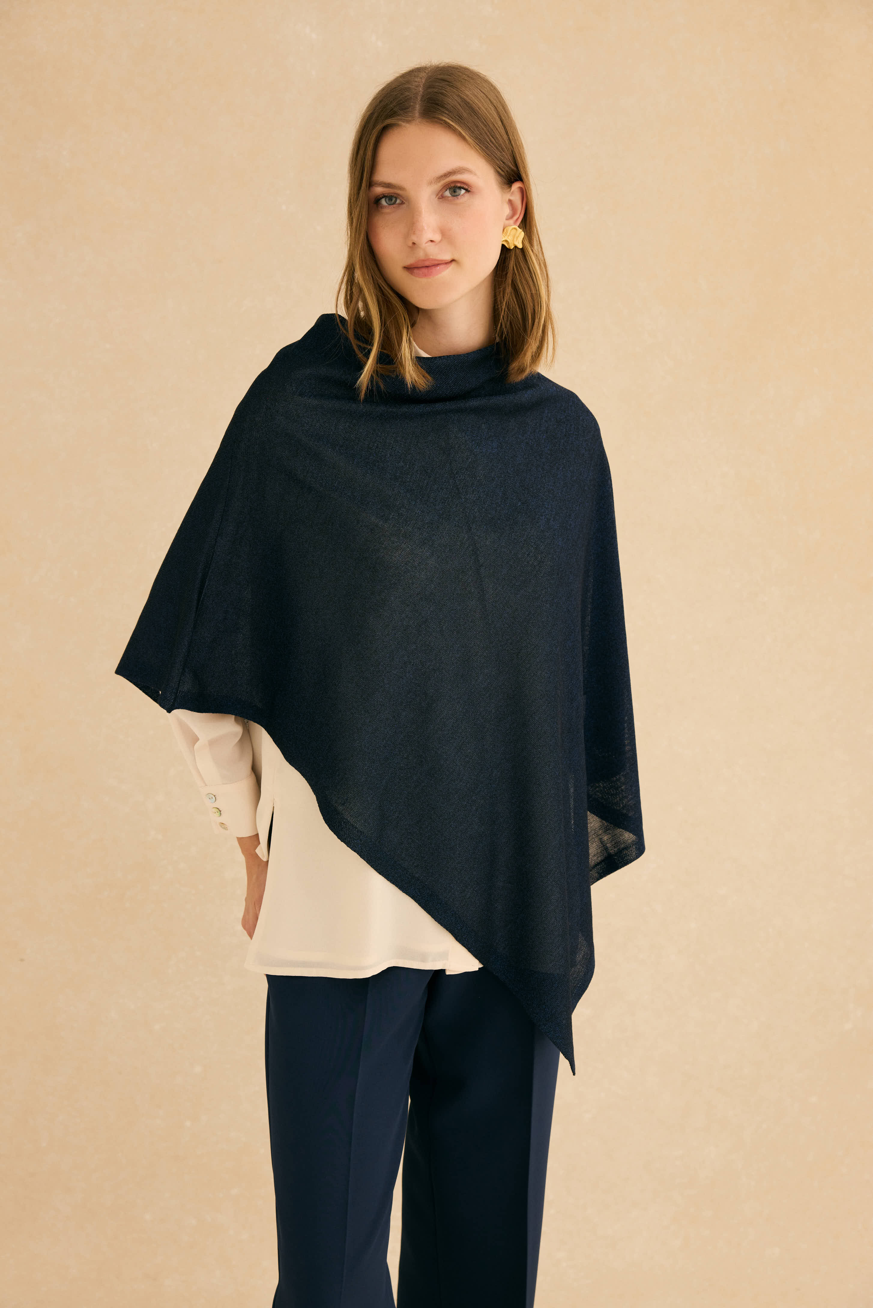 Poncho PUNTO Azul Marino - Image 5